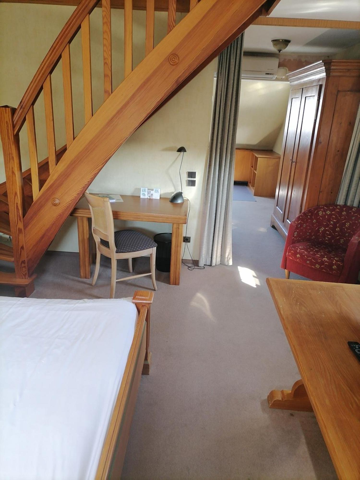 Logis Aux Comtes De Hanau Hotel