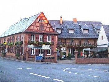 Logis Aux Comtes De Hanau 2*
