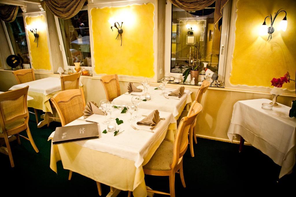 Logis Aux Comtes De Hanau Hotel Ingwiller