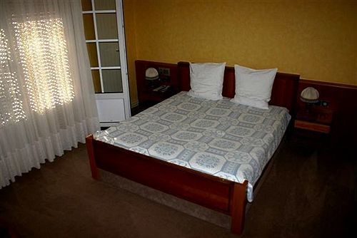 Hotel Logis Aux Comtes De Hanau 2*