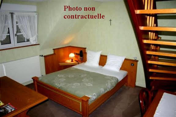 Hotel Logis Aux Comtes De Hanau 2*
