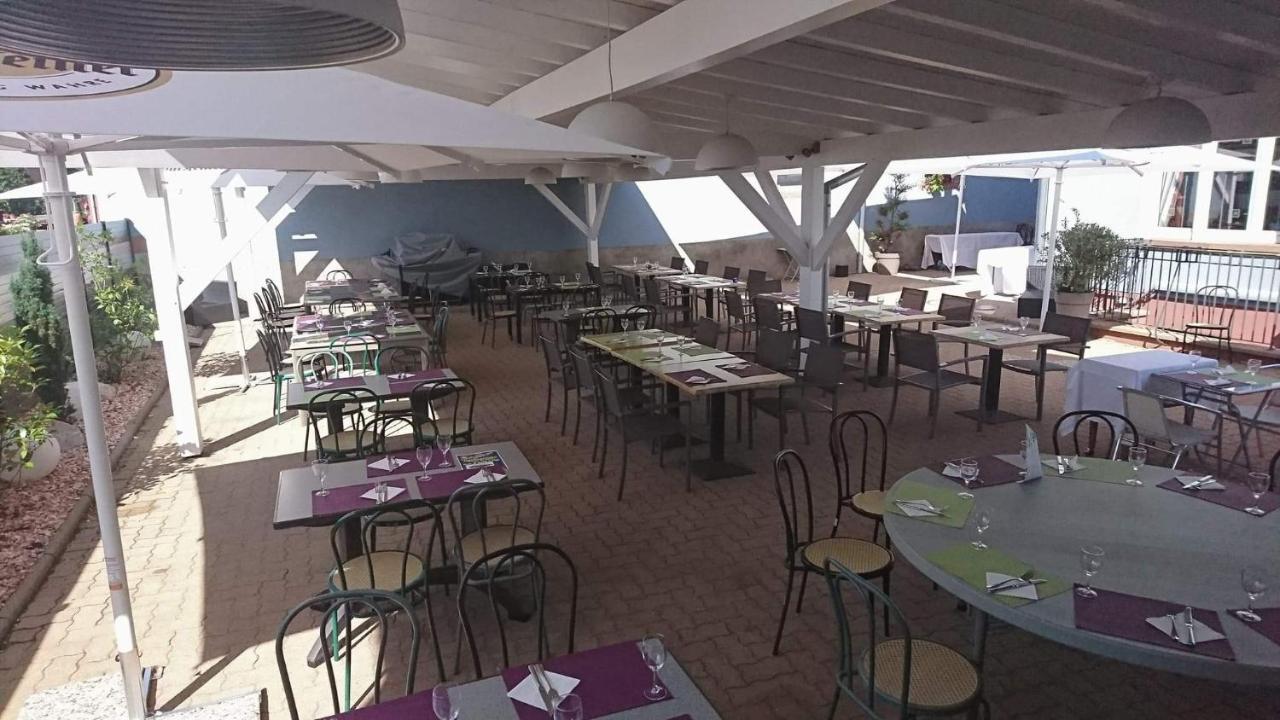 Logis Aux Comtes De Hanau 2*